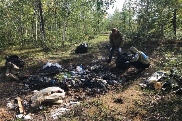 Новоуренгойский экодесант вывез из тундры 32 мешка мусора