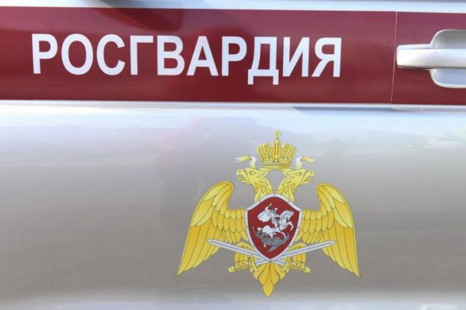 В Ноябрьске росгвардейцы задержали мужчину из федеральной базы розыска