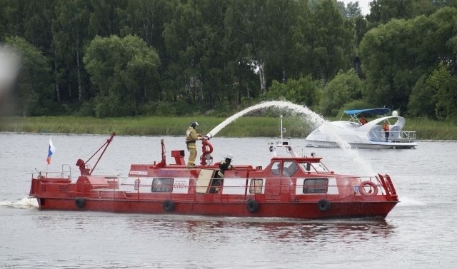 По запросу губернатора на Ямал перебрасывают пожарных из соседних регионов