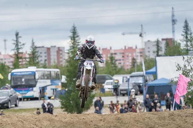 В Новом Уренгое взревели моторы участников Приполярного кросса