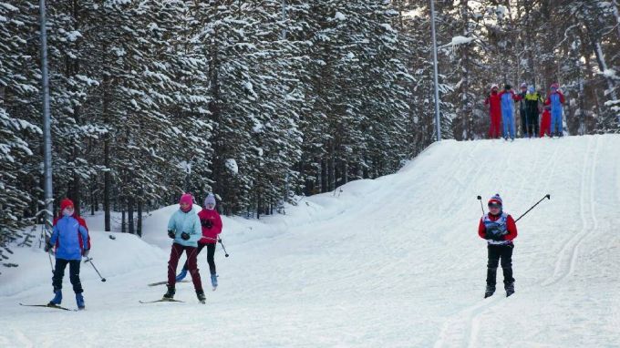 В Губкинском около 200 человек вышли на массовый забег «Лыжня России»