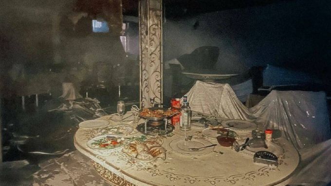 В Ноябрьске ночью тушили пожар в кафе «Двор купеческий»