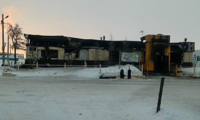 В Новом Уренгое сгорел магазин