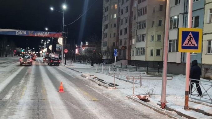 ДТП с пострадавшим: в Надыме на «зебре» сбили двух девочек-подростков