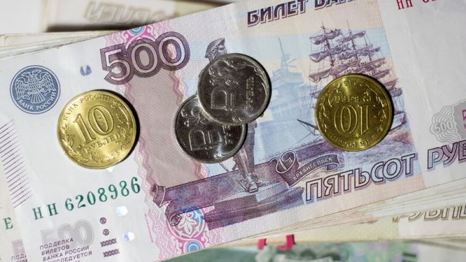 В России с 1 апреля повысят пенсии