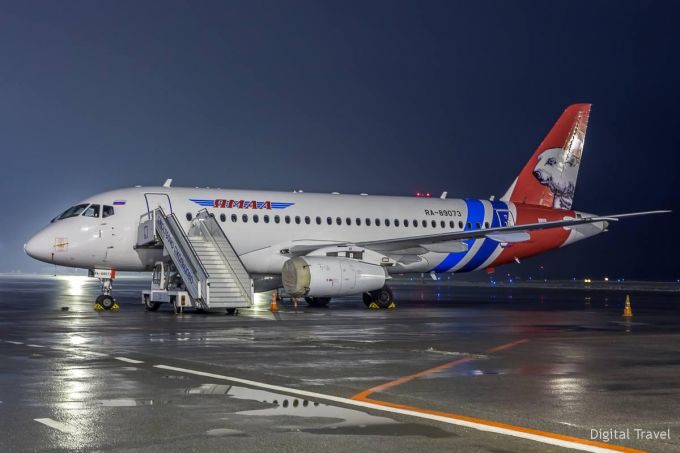 В авиакомпании «Ямал» режут оклады и отправляют сотрудников в неоплачиваемые отпуска