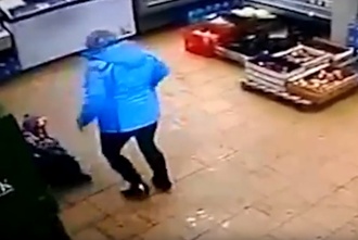 Жительница Ямала жестоко избила своего маленького сына в ТЦ