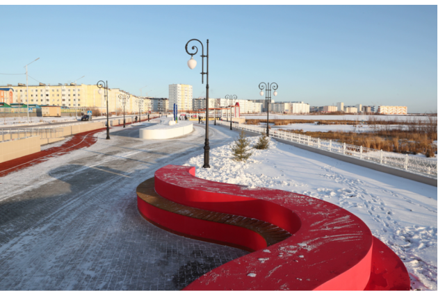 В Надыме на озере Янтарном открыли двухъярусную набережную