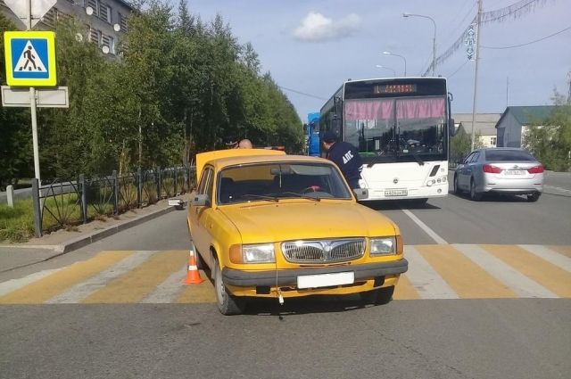На Ямале водитель «Волги» сбил человека на пешеходном переходе
