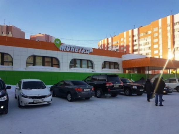 В Новом Уренгое из-за задымления в торговом центре эвакуировали людей