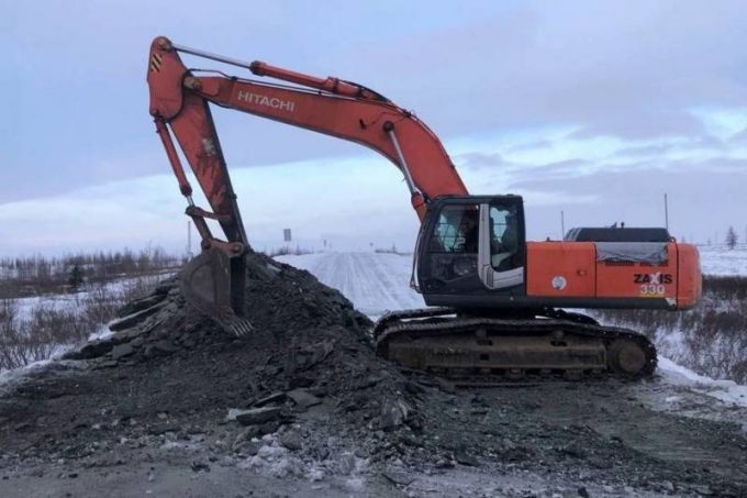 На дороге из Лабытнанги в Харп разбирают мост