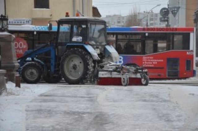 Песочком посыпают дорожники ямальские трассы