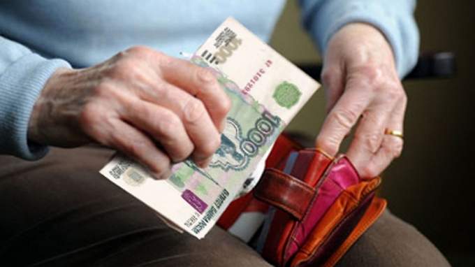 На Ямале соцработница за ограбление пенсионерки получила условный срок
