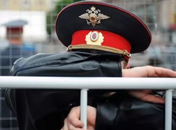 Ямальца, затеявшего драку в школе и напавшего на полицейского, будут судить