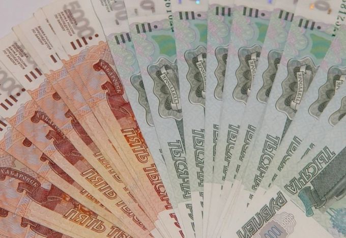 В Новом Уренгое за взятку будут судить клерка муниципального учреждения