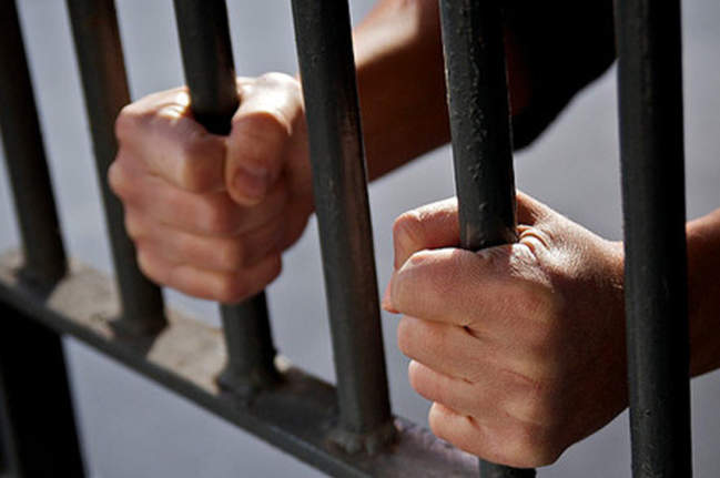 Задержанному в Ноябрьске рецидивисту грозит 5 лет тюрьмы за кражу «золотой» сумочки