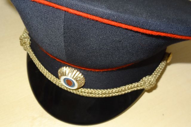 В Ноябрьске полицейский психолог убедил коллегу продать авто из вещдоков