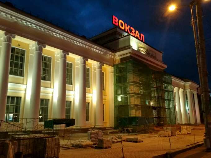 В Екатеринбурге приезжему из ЯНАО на вокзале разбили голову кирпичом