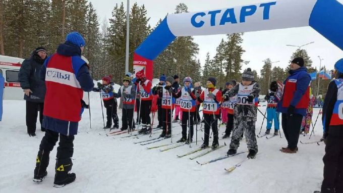 В Губкинском прошли соревнования «Лыжня России»