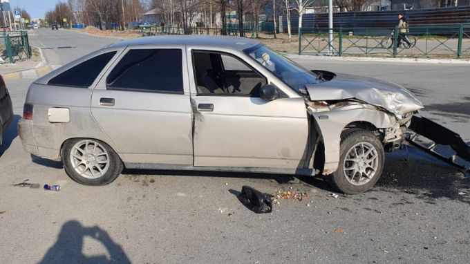 В Ноябрьске при столкновении автомобилей пострадали два человека