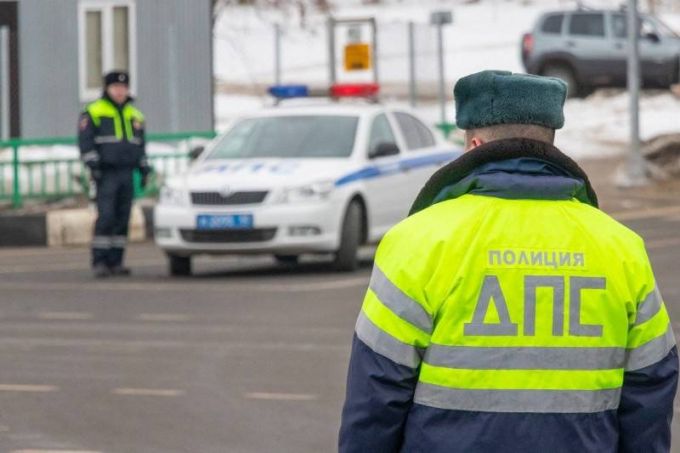 В Тазовском районе водитель перевозил опасный груз по поддельным документам