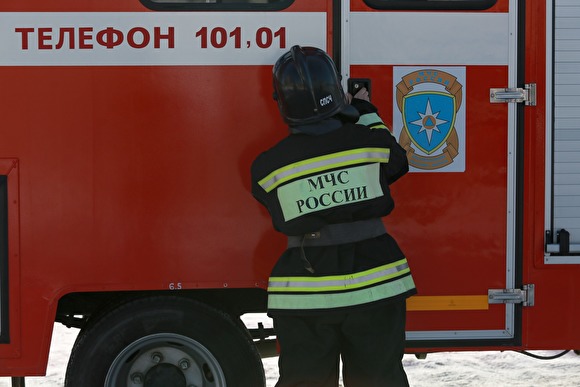 В Ноябрьске в промзоне горела ремонтная мастерская: повреждено 450 «квадратов»