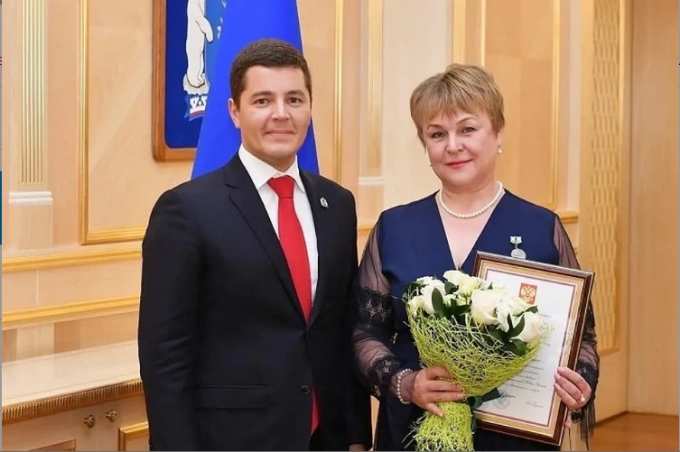 Глава Ямала передал учительнице из Нового Уренгоя благодарность от президента