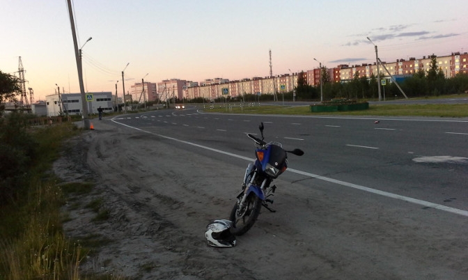 В Новом Уренгое мотогонщик въехал в ЛЭП и попал в больницу