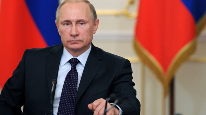 Президент России присвоил почётные звания трём жителям Ямала