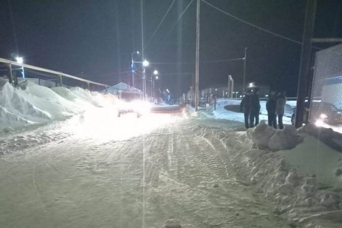 В поселке Тазовский переходивший дорогу пешеход угодил под колеса легковушки