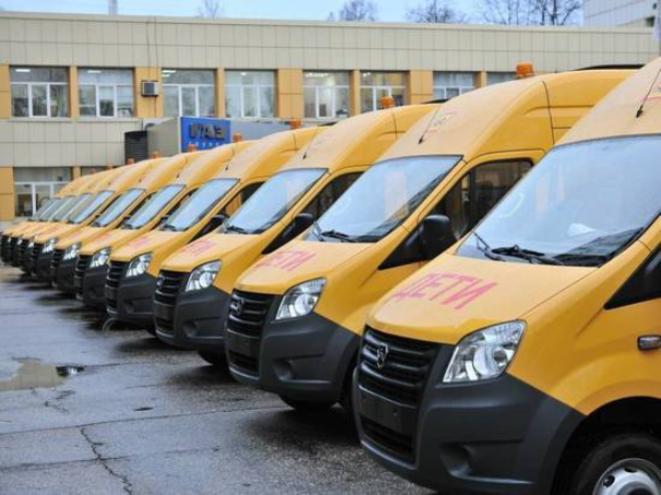 Правительство РФ распорядилось направить 11 новых школьных автобусов в ЯНАО