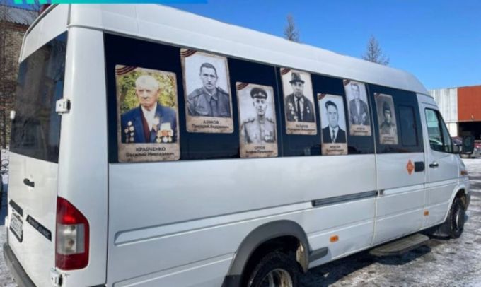 Автобус с фото фронтовиков в Новом Уренгое отправился в первый рейс