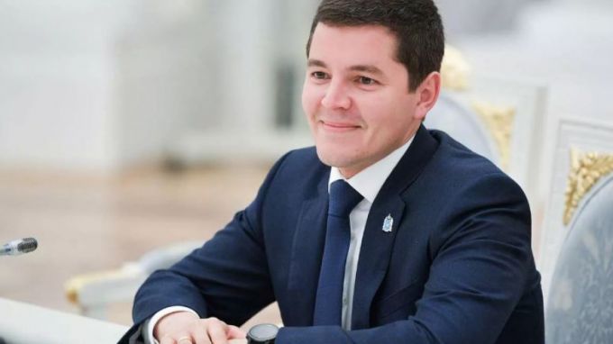 Дмитрий Артюхов поздравил работников и ветеранов финансовых служб Ямала