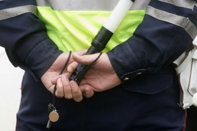 В Новом Уренгое под суд пошли два сотрудника ДПС за получение взятки