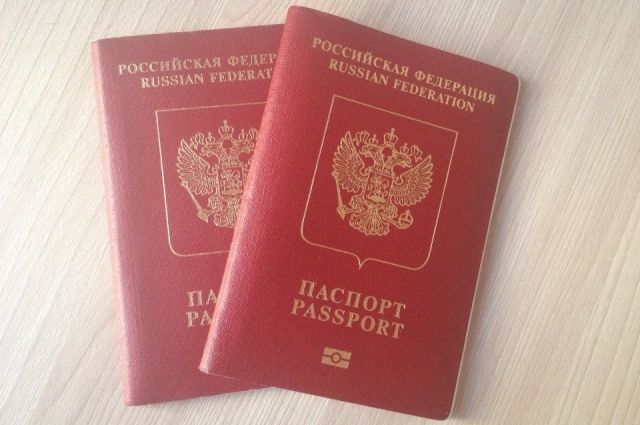 Путин подписал закон о повышении пошлин за выдачу загранпаспортов и прав