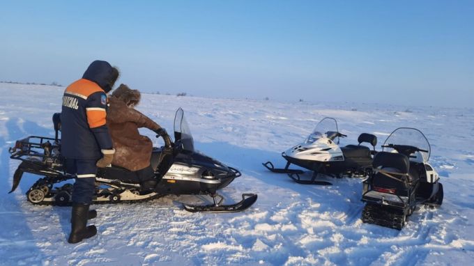 Ямальские спасатели помогли северянам, застрявшим в тундре