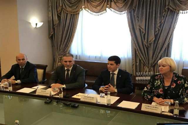 Александ Моор встретился с ямальским парламентом