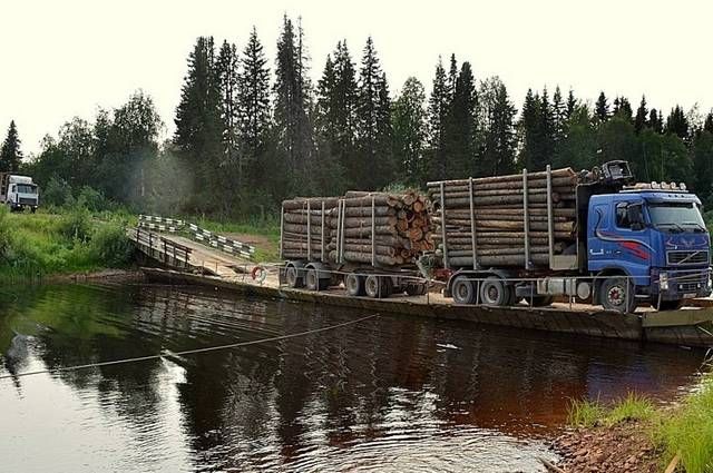 Переправа на реке Пур работает последние дни