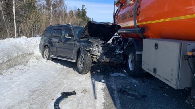 В Пуровском районе в массовом ДТП с автоцистерной пострадал человек