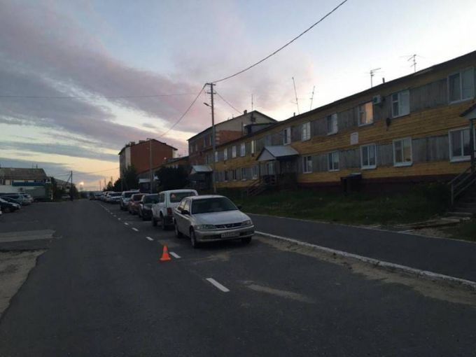 В Пуровском районе четырехлетний ребенок попал под колеса Mercedes