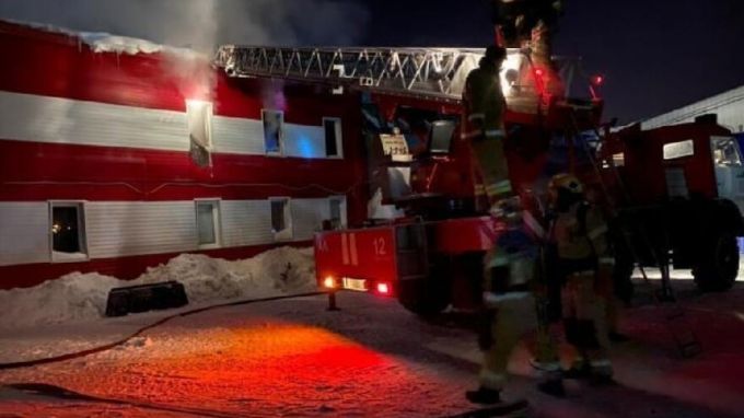 В Губкинском во время пожара на промзоне погиб рабочий