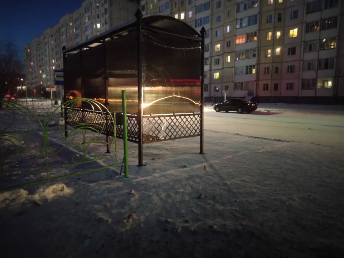 «Конструкторы поколения ЕГЭ». Надымчане раскритиковали «уникальные» ажурные остановки