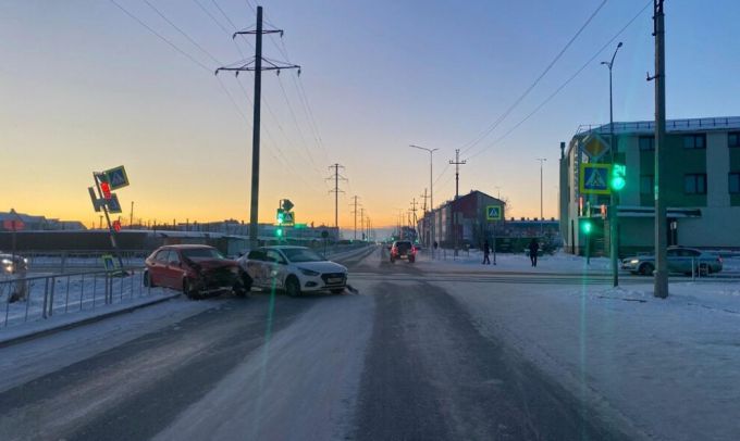 В ЯНАО пассажир иномарки попал в больницу после ДТП