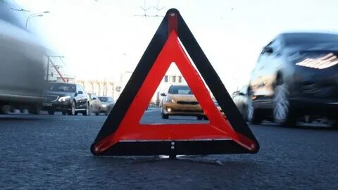 При столкновении с автокраном погиб водитель легковушки