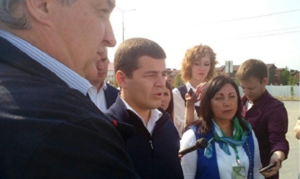 Артюхов устроил разнос подрядчику спорткомплекса в Лабытнанги, срывающему сроки