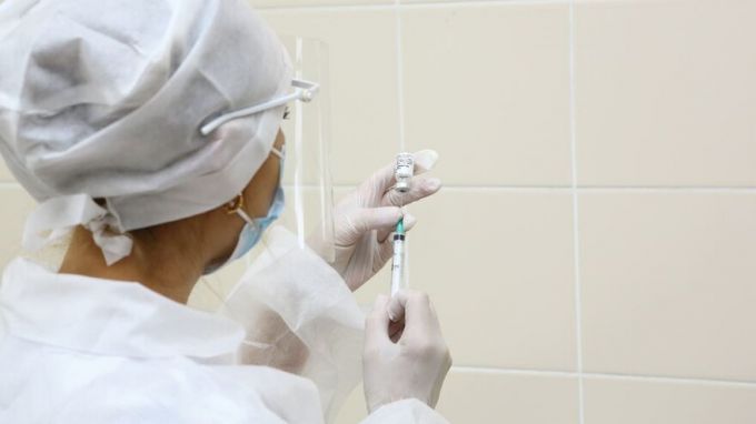 Ямал впервые получил партию вакцины «ЭпиВакКорона»
