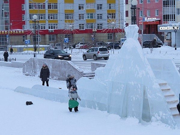 В Пуровском районе завершается строительство ледовых городков