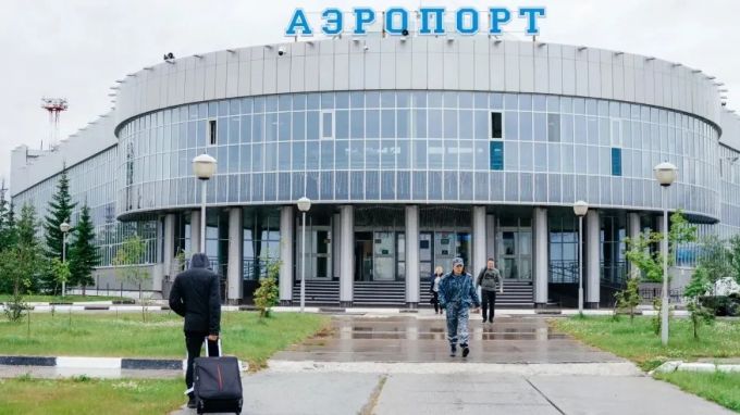Возле аэропорта Салехарда установят два контрольно-пропускных пункта