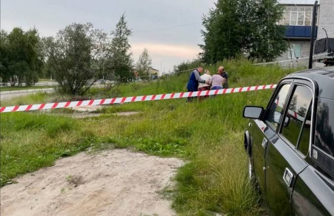 В Ноябрьске пенсионерка упала в лужу с кипятком