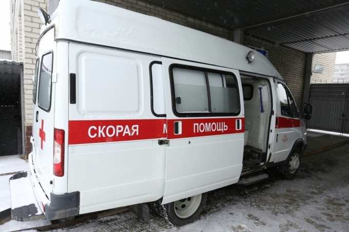 На трассе Сургут — Салехард столкнулись маршрутка и КамАЗ, пострадали два человека